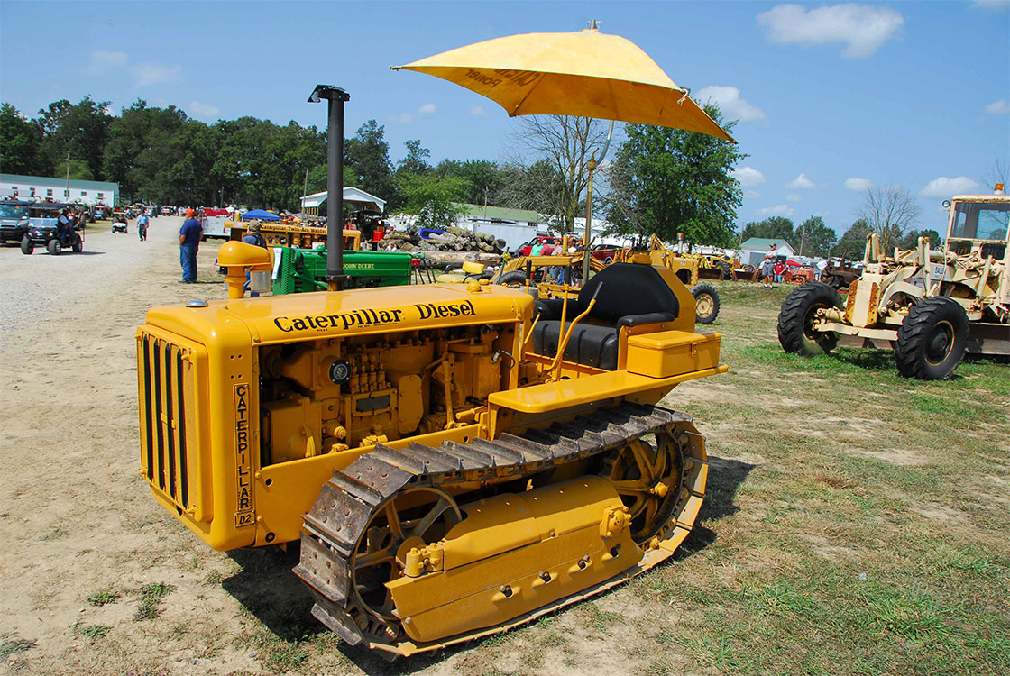 1939 AND 1956 CATERPILLAR D2