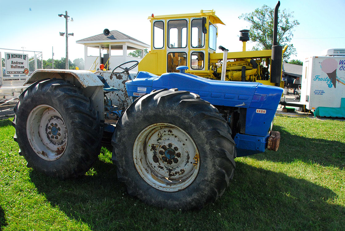 1968 COUNTY 1124