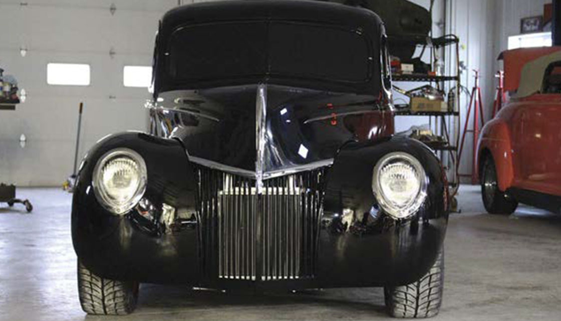 1939 FORD DELUXE SEDAN