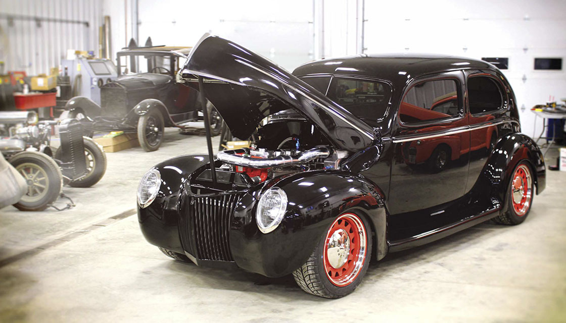 1939 FORD DELUXE SEDAN